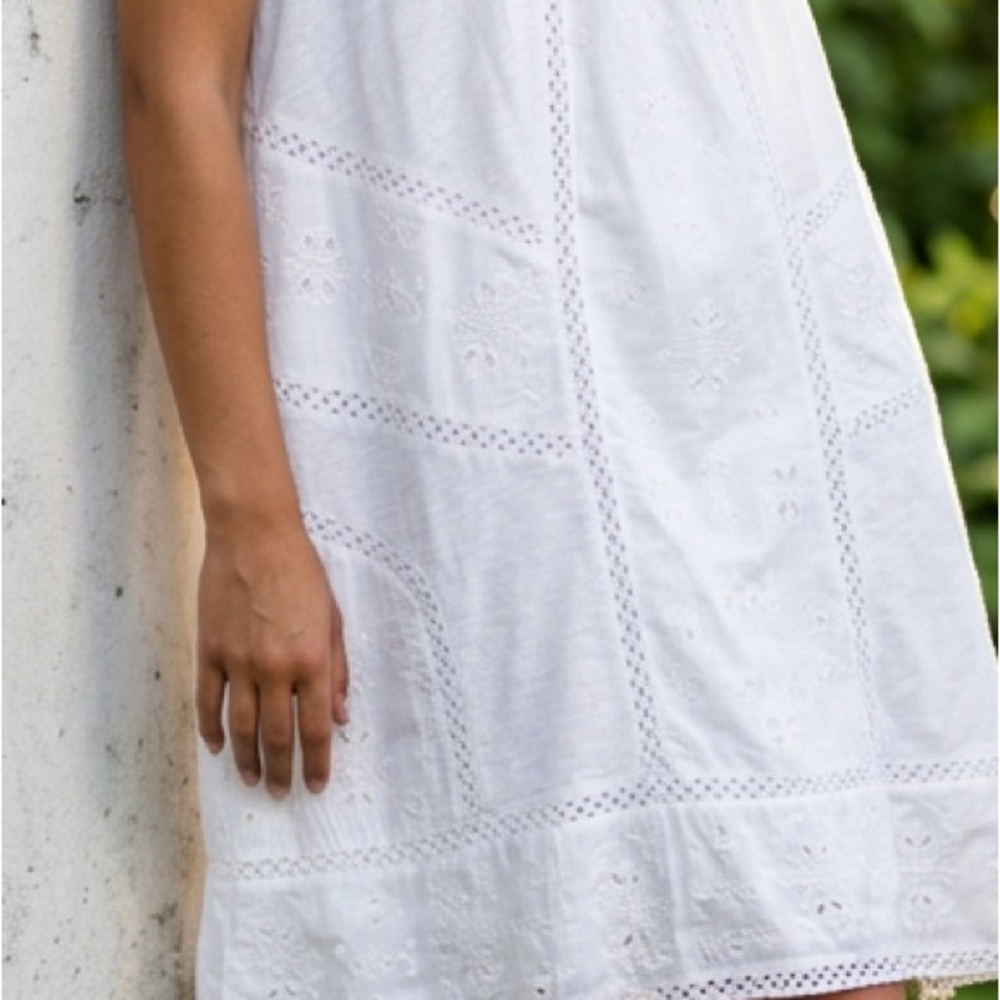 EUC Lucky Brand SZ S Creamy white sleeveless embroidered mini dress/bust 38” - Picture 2 of 8